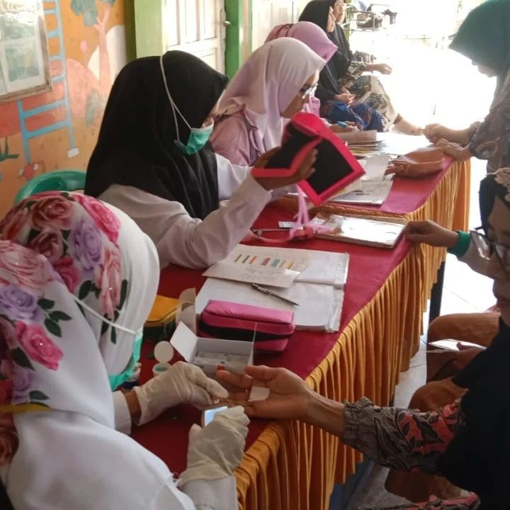 Kegiatan_rutin_puskesmas_sukajadi_dalam_posyandu_lansia.jpg